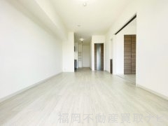 【LDK】 南向きのLDKは室内全体が明るく、清潔感ある室内デザインとなっております♪